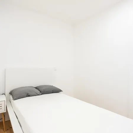 Blue By The River * Lisboa