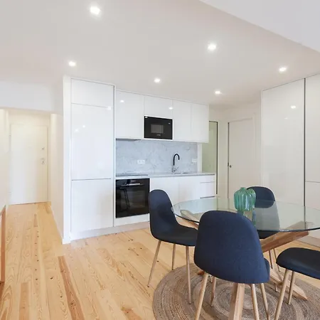 Blue By The River Lisboa