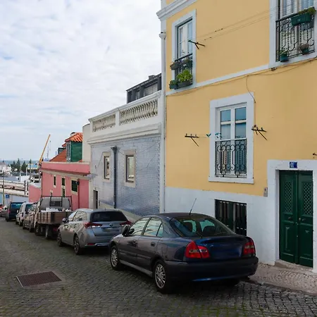 Blue By The River Lisboa