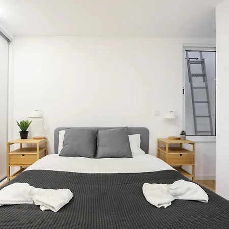 Blue By The River * Lisboa